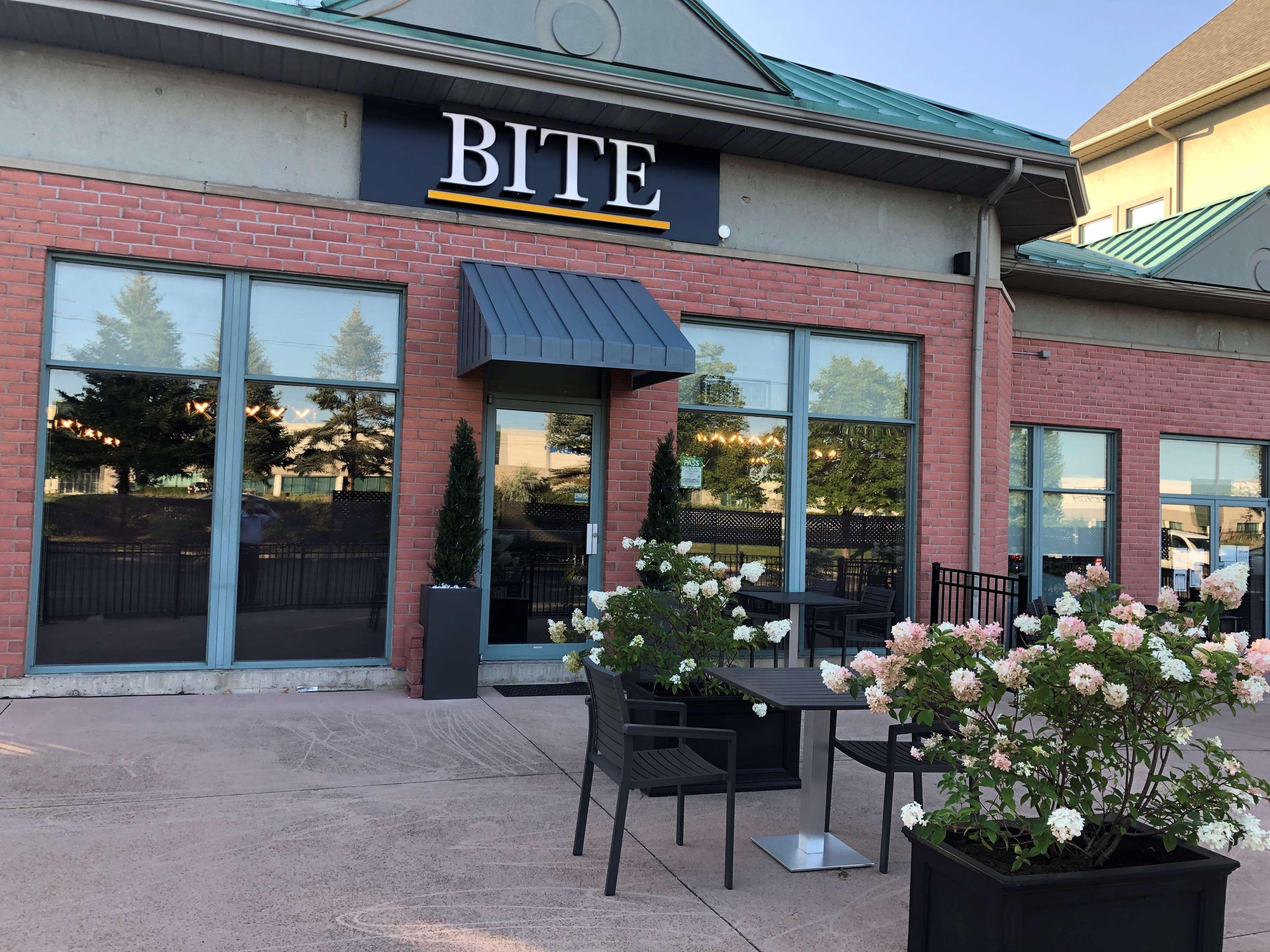 Best Western Plus Travel Hotel Toronto Airport Ngoại thất bức ảnh